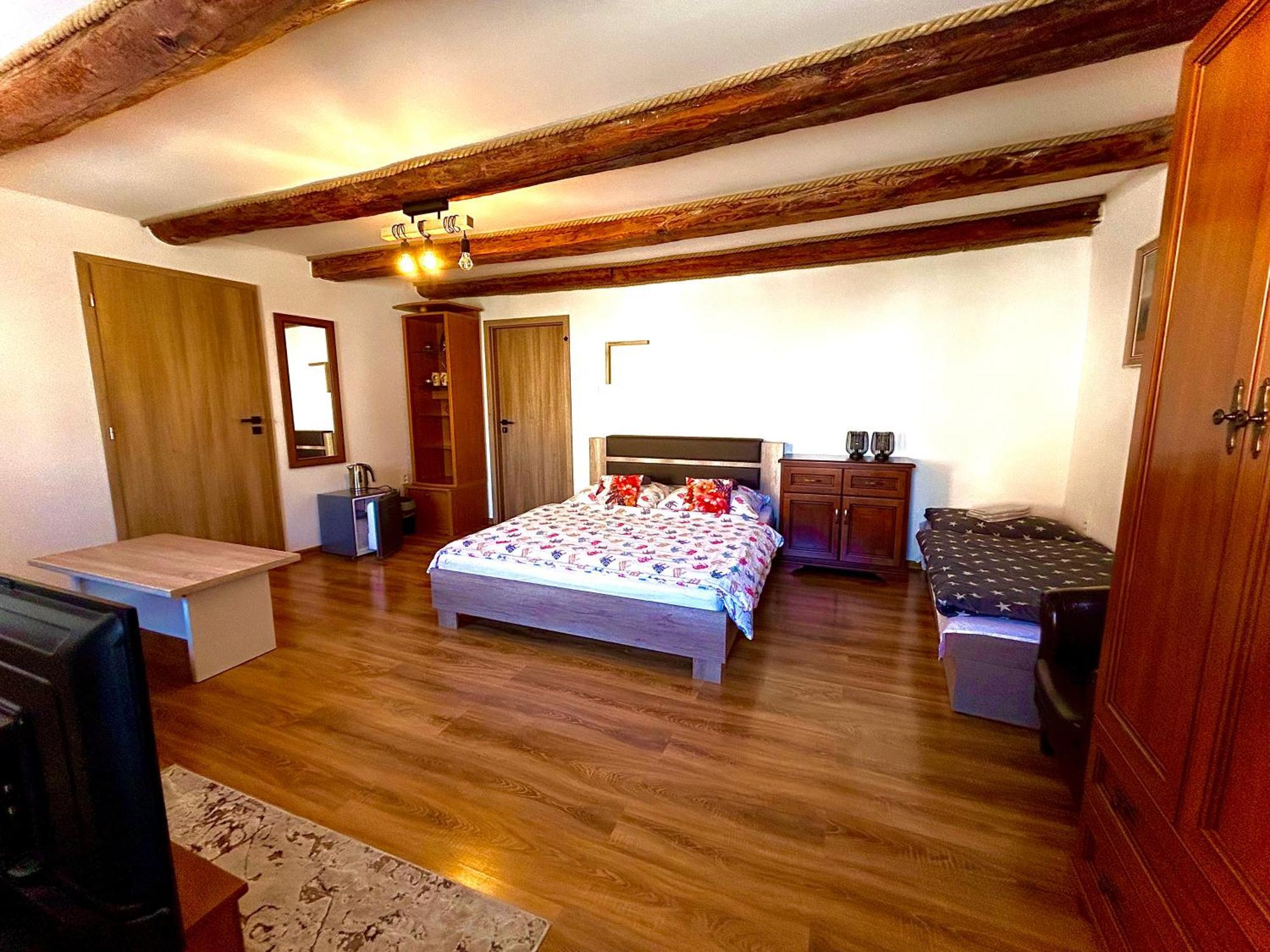 Apartman Velicka Vinaren Poprad Ngoại thất bức ảnh